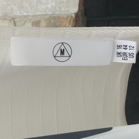 MISSGUIDED premium bandage dress - Picture 3 of 3